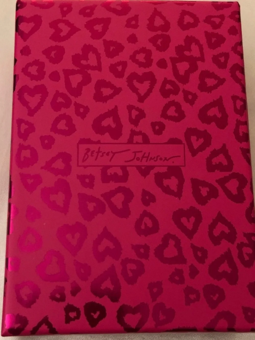 NIB Betsey Johnson heart shape bagcharm/ keychain. (Bag not included)